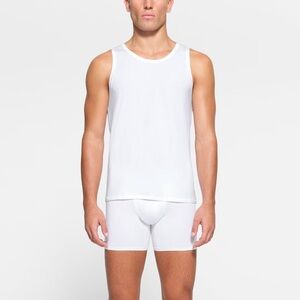 SKIMS White Undershirt Essential